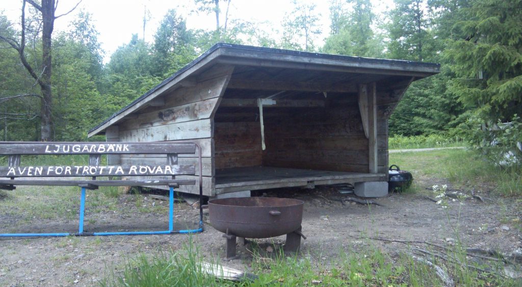 Åsnen Wasserwandern Kanutour Åsnen Kanu Paddeltour Wasserwandern Rastplatz Schlafhütte