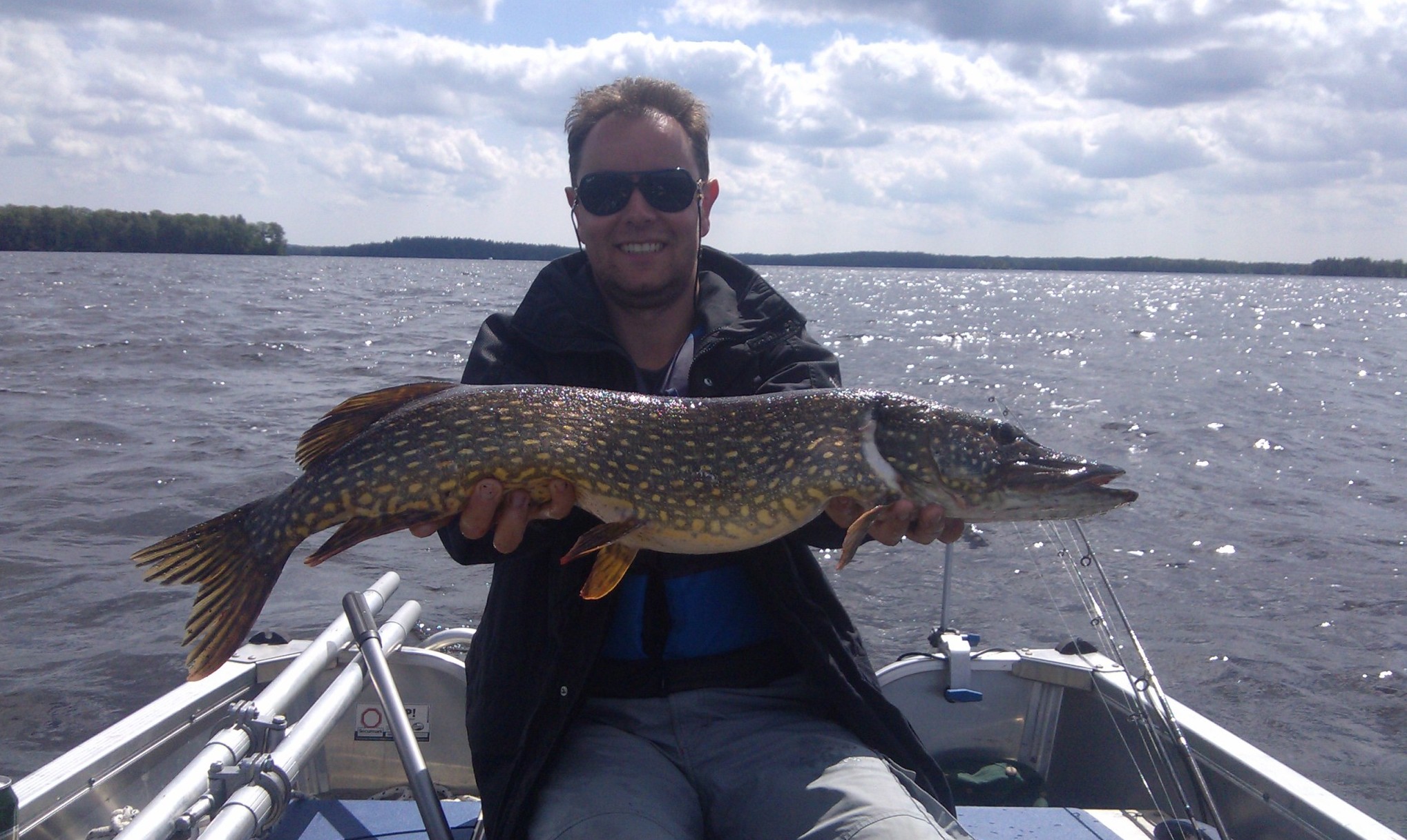 ÅSNEN-TROLLING 2013 - nice Pike, catched and released...