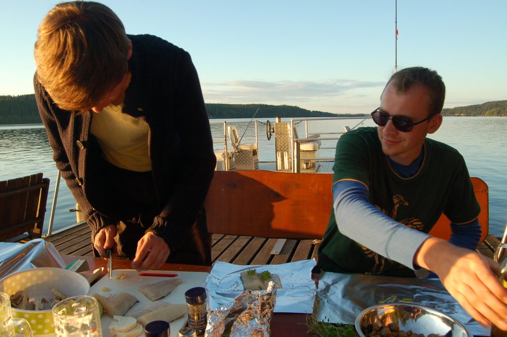 ÖRESJÖN-TROLLING 2014/2015 ÖRESJÖN-TROLLING 2014/2015 Diner am Steg Hecht in Safransosse