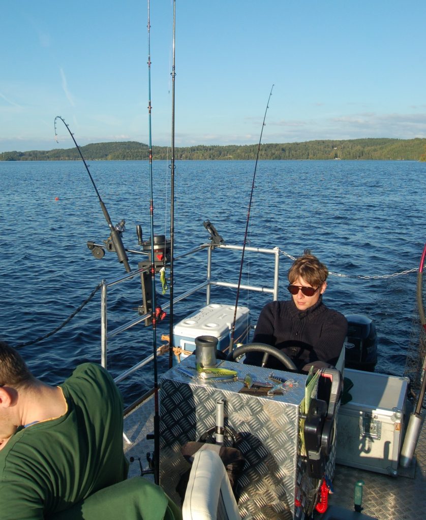 ÖRESJÖN-TROLLING 2014/2015 ÖRESJÖN-TROLLING 2014/2015 Trollingboot Lorsby Katamaran Downrigger