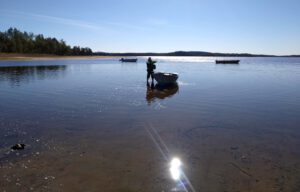 FEGEN-TROLLING 2018 Boot bei niedrigen Wassertand beladen